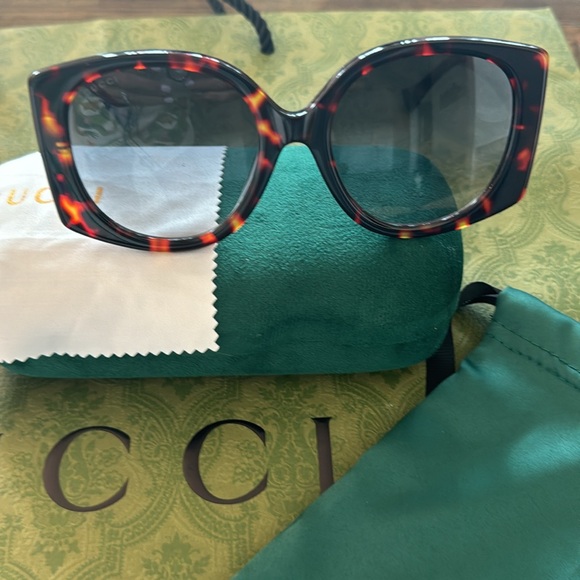 GUCCI sunglasses - Picture 8 of 10
